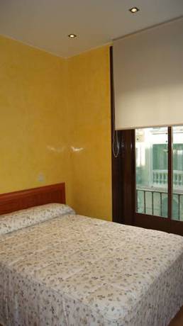 Imagen de la habitación del Hostal Naranjos II. Foto 3