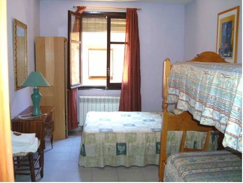 Imagen de la habitación del Hostal Narbona. Foto 4