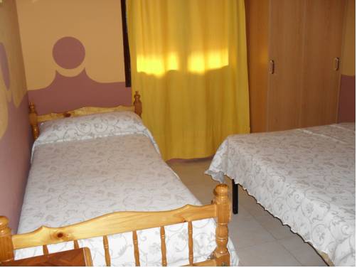Imagen de la habitación del Hostal Narbona. Foto 11