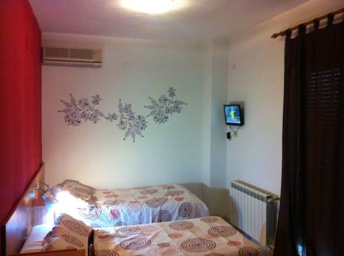 Imagen general del Hostal Neptuno, Cáceres. Foto 6