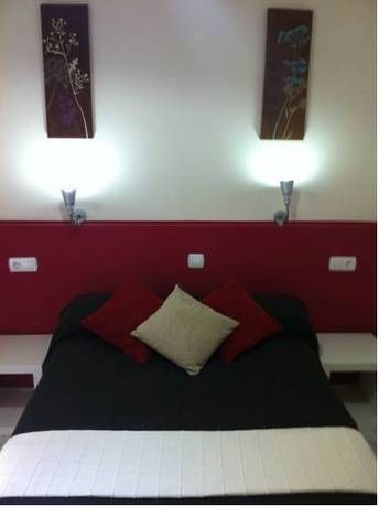 Imagen general del Hostal Neptuno, Cáceres. Foto 7