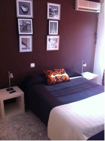 Imagen general del Hostal Neptuno, Cáceres. Foto 8