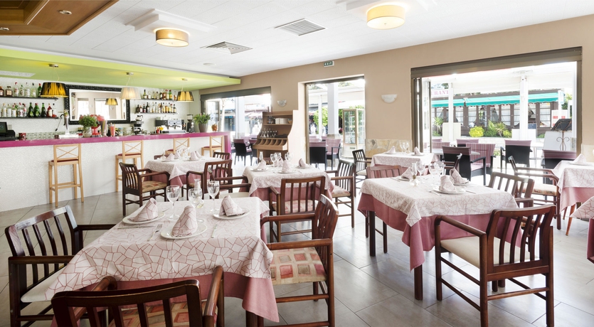 Imagen del bar/restaurante del Hostal Neptuno, Paguera. Foto 7