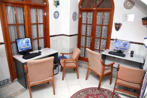 Imagen general del Hostal Nerjasol. Foto 9