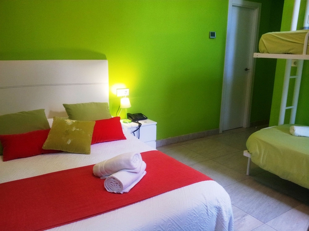 Imagen de la habitación del Hostal Nest Style Granada. Foto 8