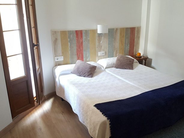 Imagen de la habitación del Hostal Nevandi. Foto 10