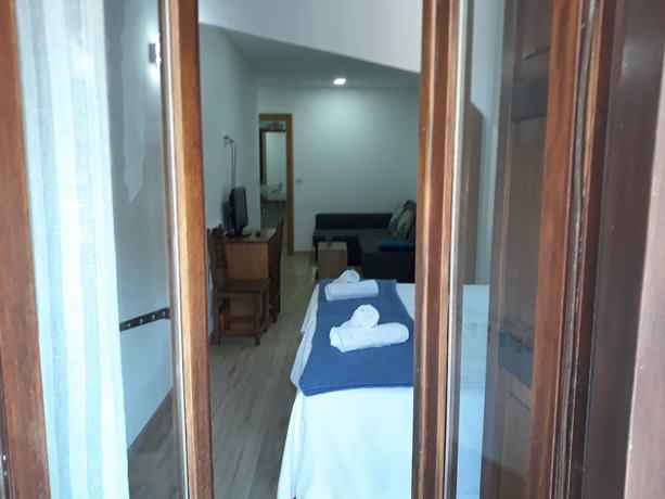Imagen de la habitación del Hostal Nevandi. Foto 11