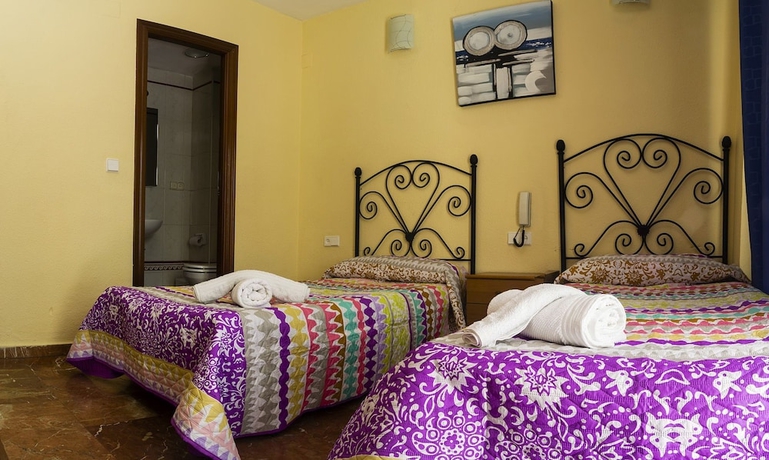 Imagen de la habitación del Hostal Nevot. Foto 7