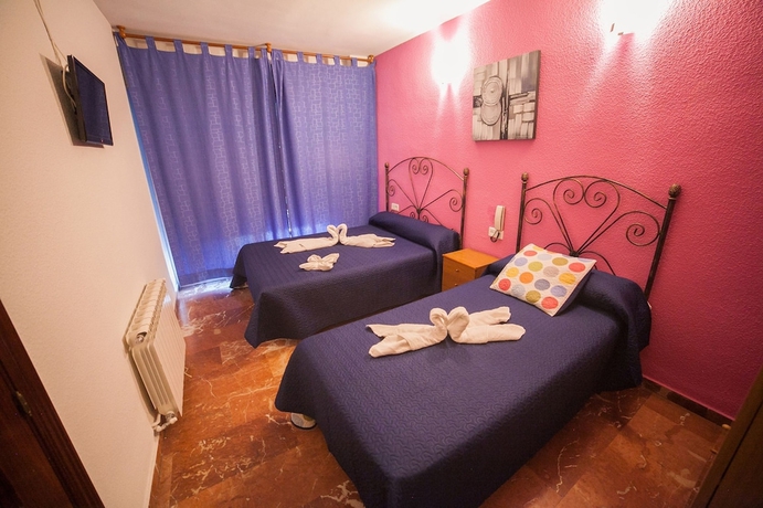 Imagen de la habitación del Hostal Nevot. Foto 8