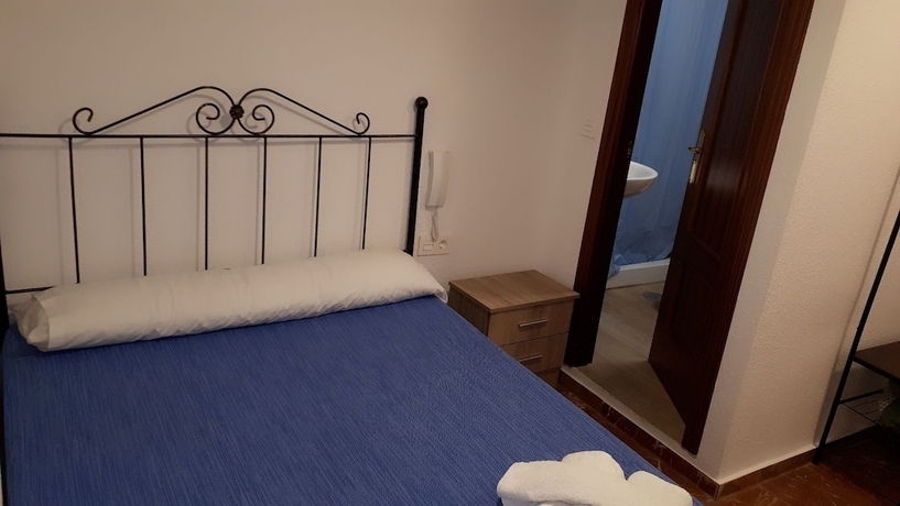 Imagen de la habitación del Hostal Nevot. Foto 12