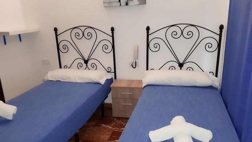 Imagen de la habitación del Hostal Nevot. Foto 14