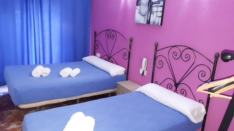 Imagen de la habitación del Hostal Nevot. Foto 15