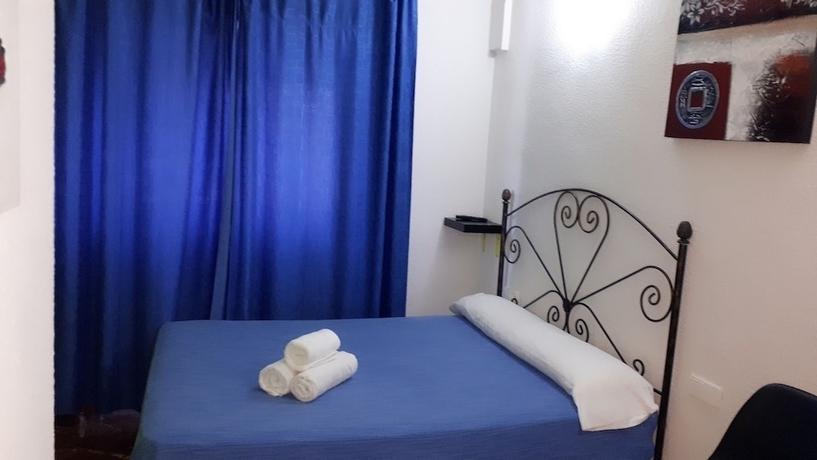 Imagen de la habitación del Hostal Nevot. Foto 17