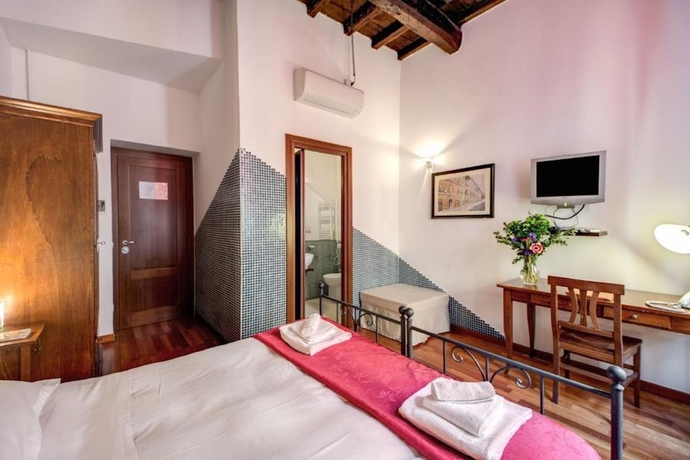 Imagen de la habitación del Hostal Nova Domizia. Foto 11