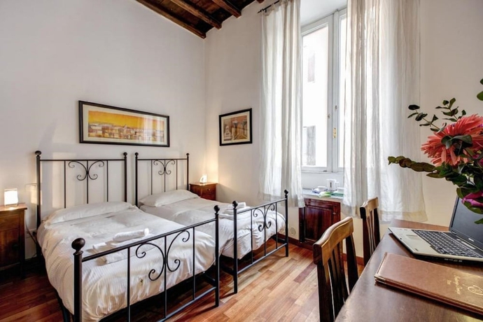 Imagen de la habitación del Hostal Nova Domizia. Foto 12