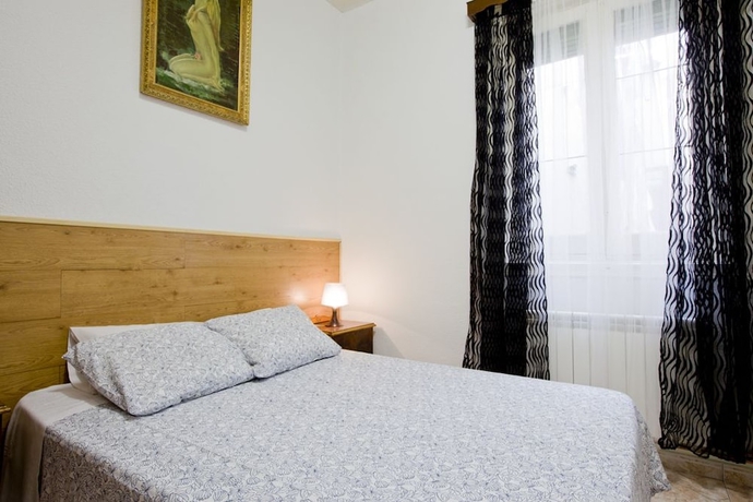 Imagen de la habitación del Hostal Noviciado. Foto 8