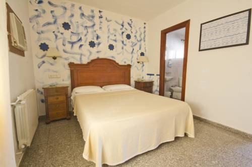 Imagen de la habitación del Hostal Nueva Andalucia. Foto 6