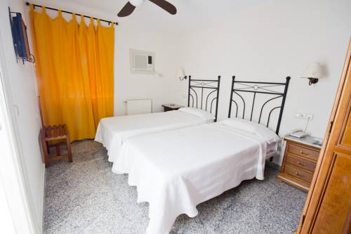 Imagen de la habitación del Hostal Nueva Andalucia. Foto 7