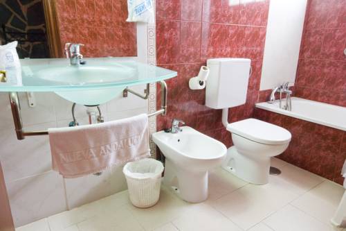 Imagen de la habitación del Hostal Nueva Andalucia. Foto 9