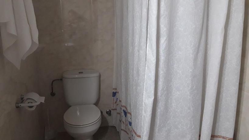 Imagen de la habitación del Hostal Nuevo Montesol. Foto 5