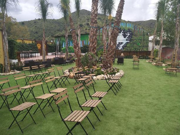 Imagen de los exteriores del Hostal Nuevo Montesol. Foto 6