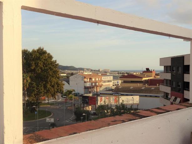 Imagen de los exteriores del Hostal Nuevo Tropical. Foto 7