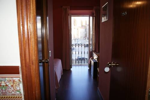 Imagen general del Hostal Nuria, Trujillo. Foto 8