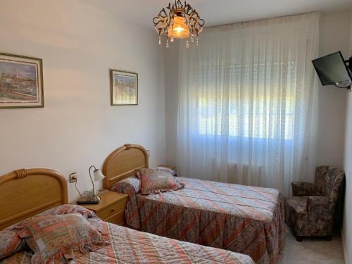 Imagen de la habitación del Hostal O Cruceiro, O Pino. Foto 2