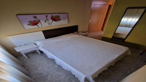 Imagen de la habitación del Hostal O Gale&oacute;n San Luis. Foto 19