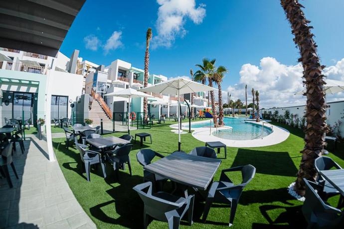 Imagen de los exteriores del Hostal ON The Residence. Foto 14