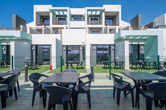 Imagen de los exteriores del Hostal ON The Residence. Foto 16