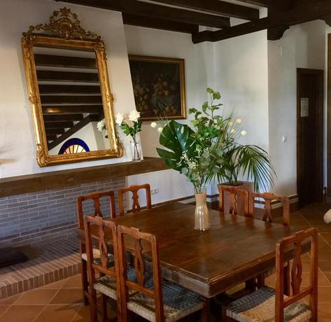 Imagen de los interiores del Hostal OYO El Rocío Azul. Foto 7