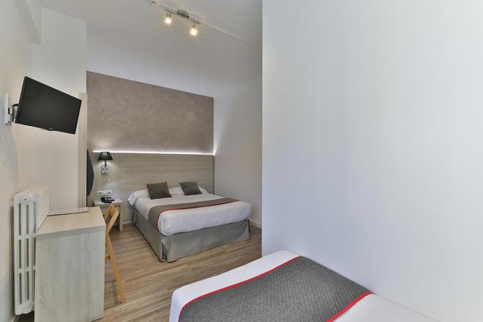 Imagen de la habitación del Hostal OYO Hostal Soler. Foto 8