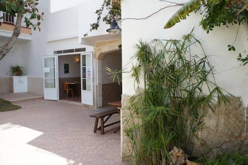 Imagen general del Hostal Oasis Menorca. Foto 3