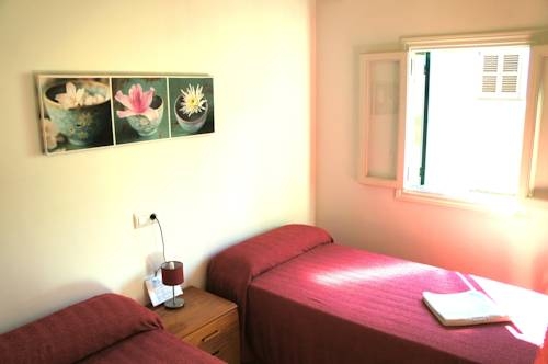 Imagen general del Hostal Oasis Menorca. Foto 6