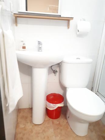 Imagen de la habitación del Hostal Oklahoma, Reus. Foto 17