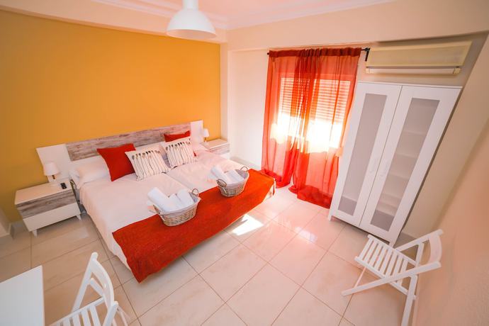 Imagen de la habitación del Hostal Old Town Alicante. Foto 12