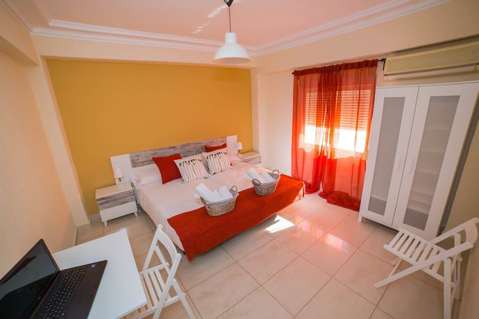 Imagen de la habitación del Hostal Old Town Alicante. Foto 17