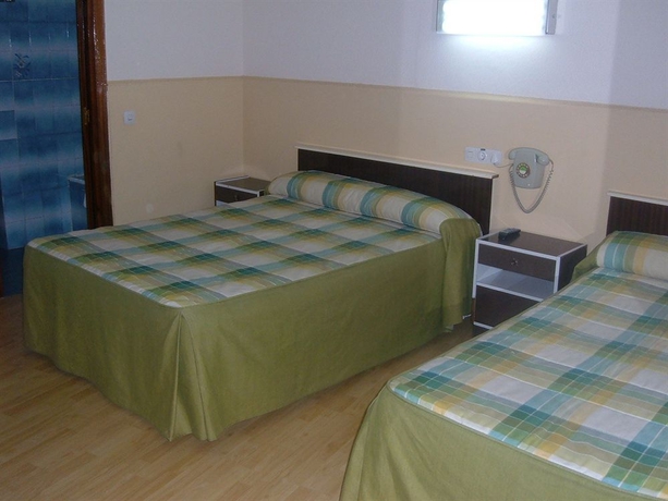 Imagen de la habitación del Hostal Olga, Barrio de las Letras. Foto 2