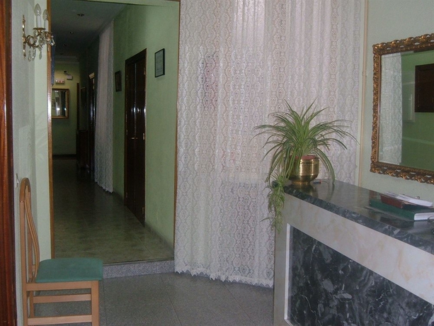 Imagen de los interiores del Hostal Olga, Barrio de las Letras. Foto 14