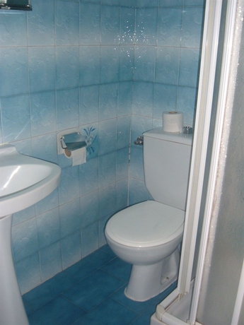 Imagen de la habitación del Hostal Olga, Barrio de las Letras. Foto 10