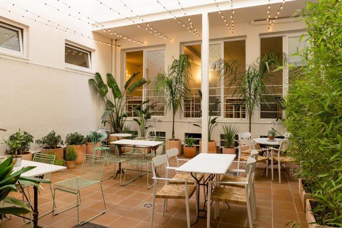 Imagen de los exteriores del Hostal Olga, Sant Antoni de Calonge. Foto 15