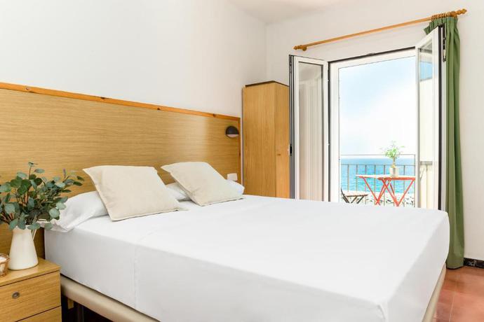 Imagen de la habitación del Hostal Olga, Sant Antoni de Calonge. Foto 14