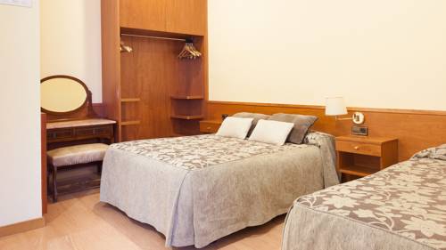 Imagen de la habitación del Hostal Oliva, Eixample. Foto 5