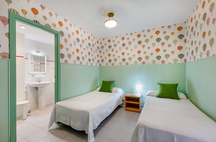 Imagen de la habitación del Hostal Oliveta. Foto 7