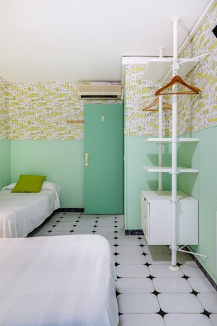 Imagen de la habitación del Hostal Oliveta. Foto 12