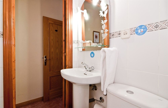 Imagen de la habitación del Hostal Oporto. Foto 6