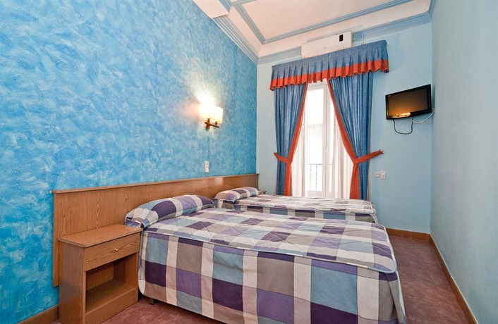 Imagen de la habitación del Hostal Oporto. Foto 8