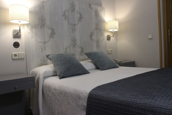 Imagen de la habitación del Hostal Oriente, Plaza de Oriente - &Oacute;pera. Foto 3