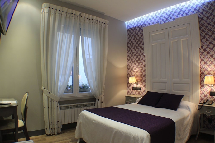 Imagen de la habitación del Hostal Oriente, Plaza de Oriente - &Oacute;pera. Foto 13